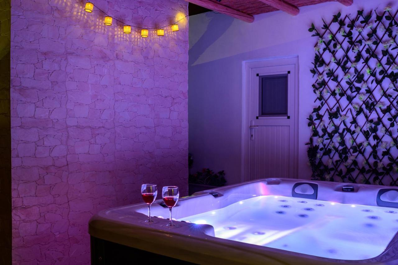 Heart Of Oia - Private House With Jacuzzi Apartment ภายนอก รูปภาพ