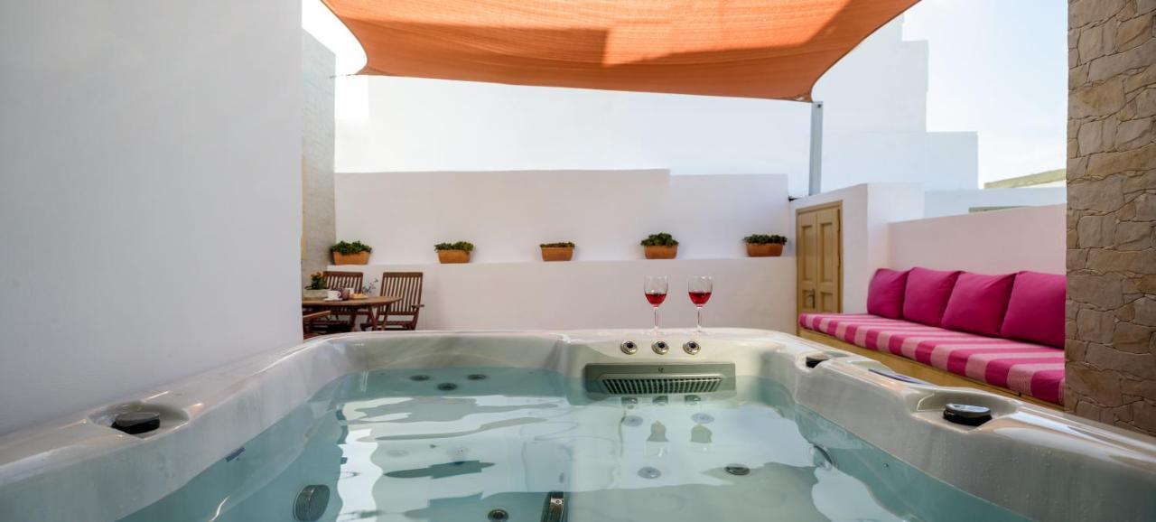 Heart Of Oia - Private House With Jacuzzi Apartment ภายนอก รูปภาพ